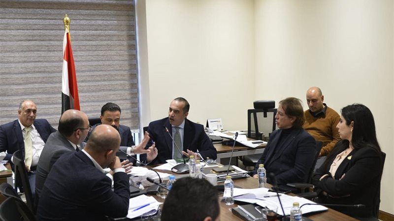 جانب من اجتماع اللجنة