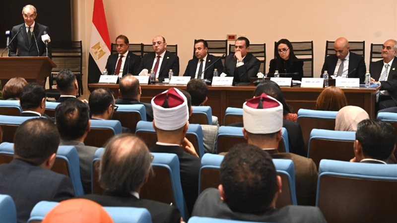 جانب من اجتماع اللجنة