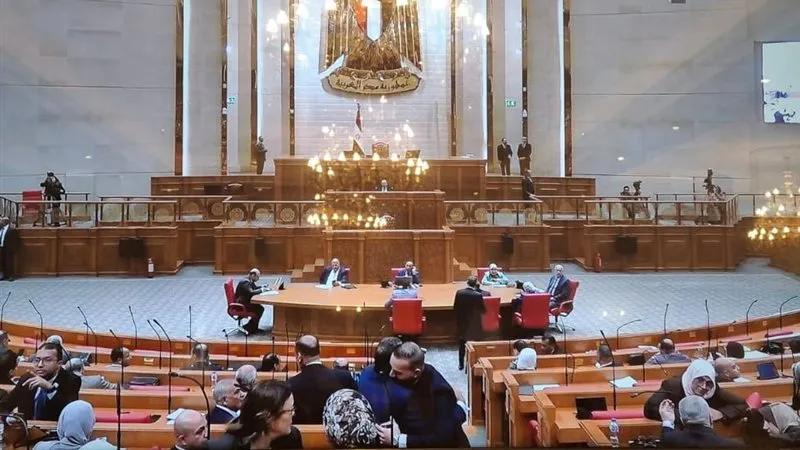 الجلسة العامة بمجلس