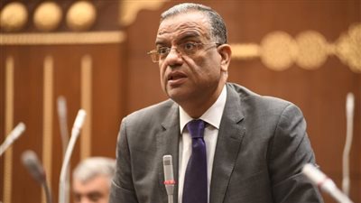 محمود مسلم : من الصعب توقع سيناريوهات الحرب بين أمريكا وايران 